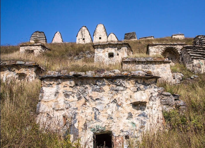 «Город мертвых»: какие тайны скрывает мистическое место Северной Осетии