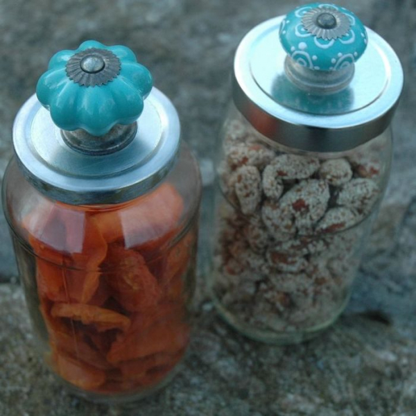 Идеи по использованию старых дверных ручек в интерьере