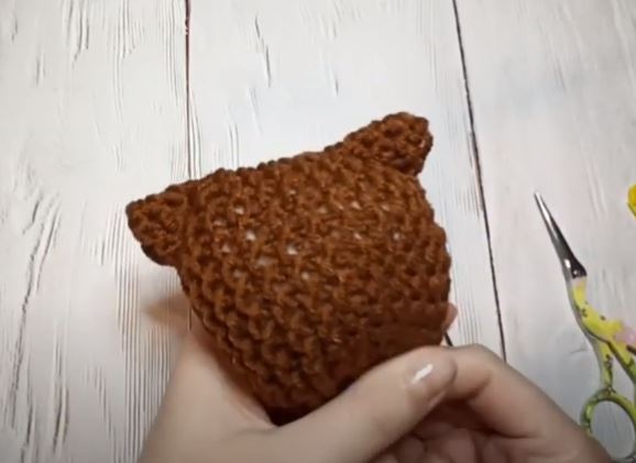 Как легко и быстро связать котика спицами для начинающих