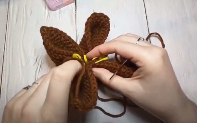 Как легко и быстро связать котика спицами для начинающих