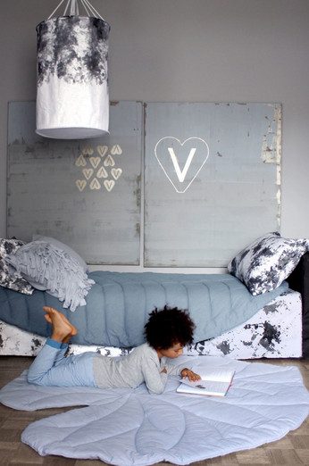 Коврики и пледы в форме листьев