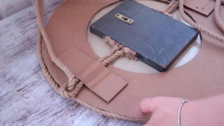 Оригинальный декор круглого зеркала