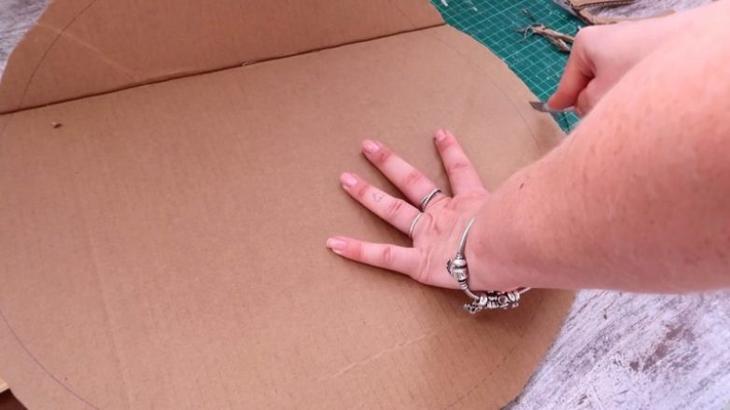 Оригинальный декор круглого зеркала