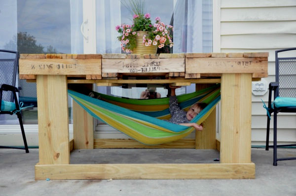 Поделки из паллетов для дачи своими руками