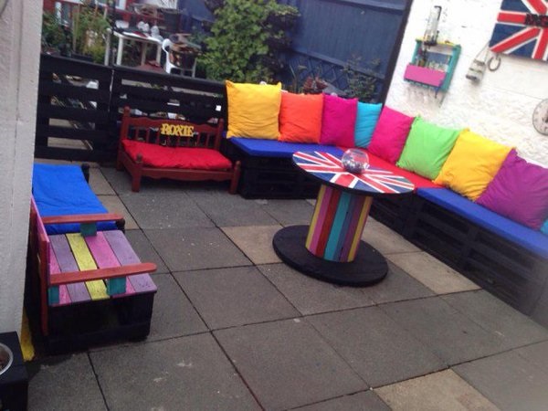 Поделки из паллетов для дачи своими руками