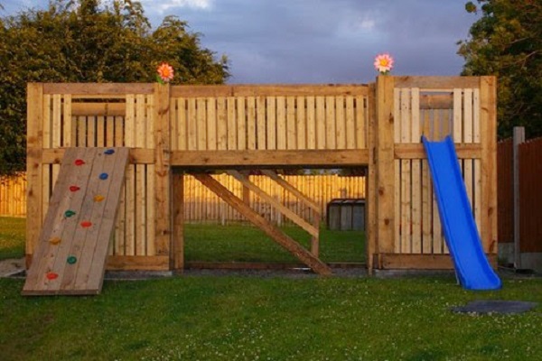 Поделки из паллетов для дачи своими руками