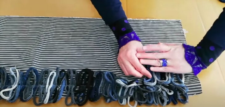 Практичная вещица из дырявых носков