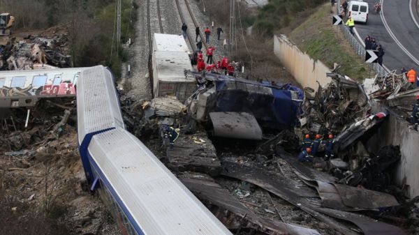 Катастрофа в Греции: власти говорят об ошибке, профсоюзы - о системных проблемах