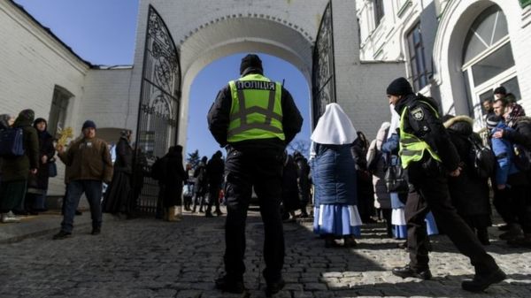 Описать имущество Киево-Печерской лавры не удалось: инспекторов не пустили внутрь