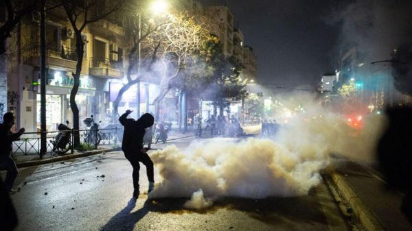 Катастрофа в Греции: власти говорят об ошибке, профсоюзы - о системных проблемах