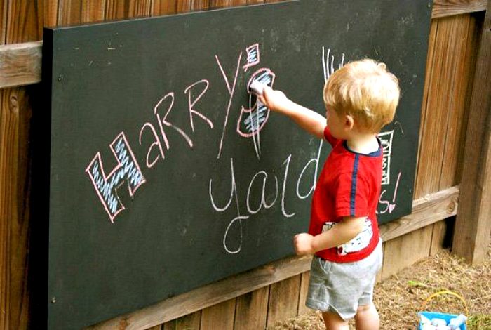 Как превратить дачный двор в детскую площадку