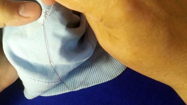 Как с помощью скотча красиво зашить дырку на ткани