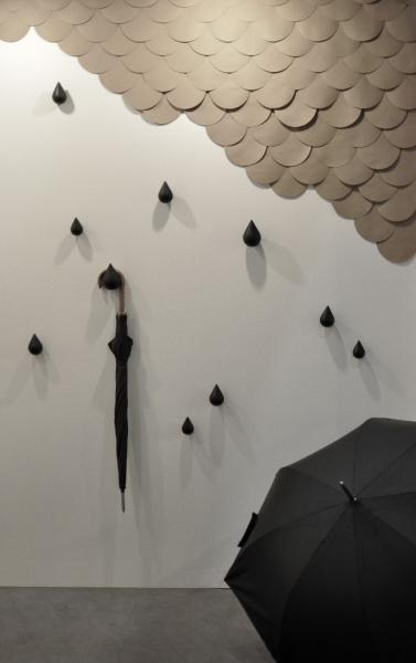 Настенная вешалка для одежды в прихожую: материалы, конструкции, дизайн