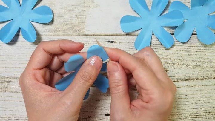 Необыкновенные розы из обычной бумаги