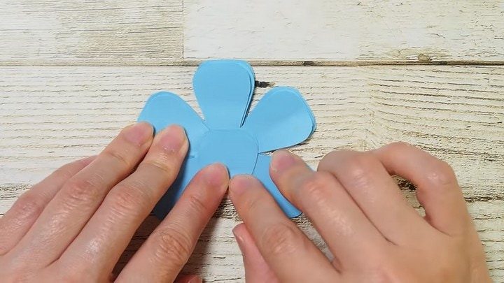 Необыкновенные розы из обычной бумаги