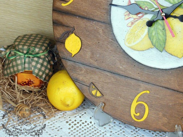 Оригинальный декор часов