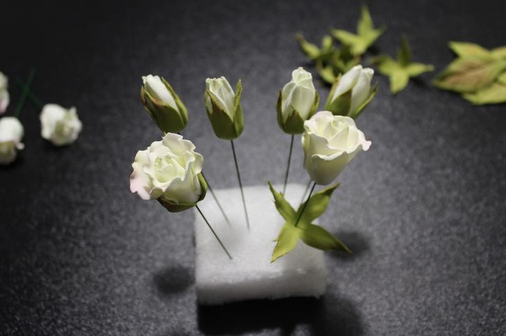 Создаем свадебный гребень с розами