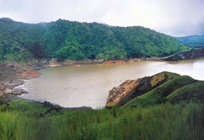 Странности природы. Кипящее, цветное, пятнистое, асфальтовое: самые загадочные озера на планете