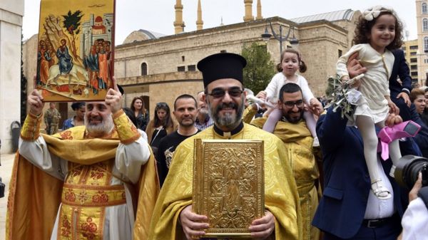 Христиане западной традиции празднуют Пасху, у православных - Вербное воскресенье