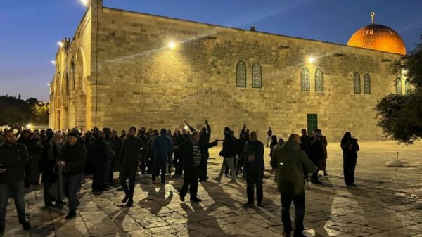 Иерусалим: после столкновений у мечети Аль-Акса на Храмовой горе задержаны 350 палестинцев