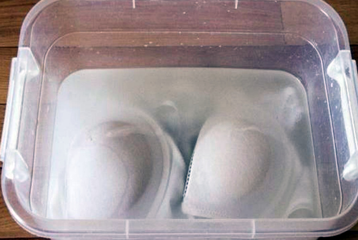 12 проверенных хитростей, которые помогут быстро привести в порядок одежду и обувь