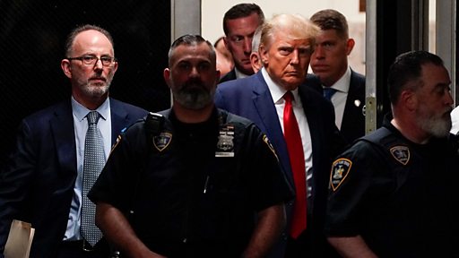 Дональд Трамп в суде: какие выводы напрашиваются после первого заседания