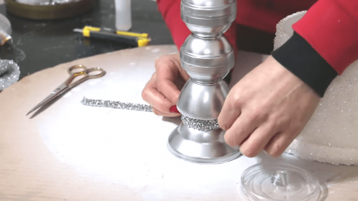 Эффектная лампа из пластикового ведра