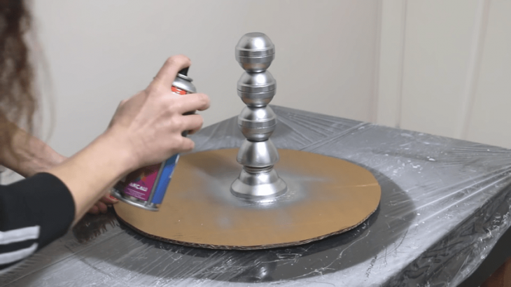 Эффектная лампа из пластикового ведра