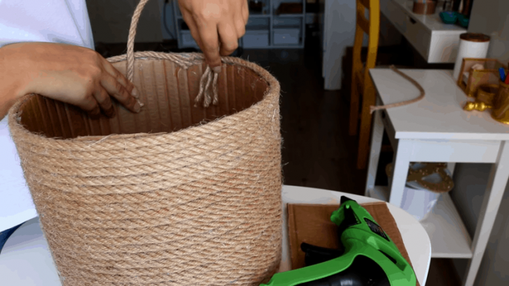 Нужная вещь из обычной коробки