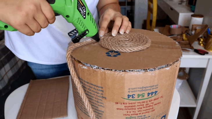 Нужная вещь из обычной коробки