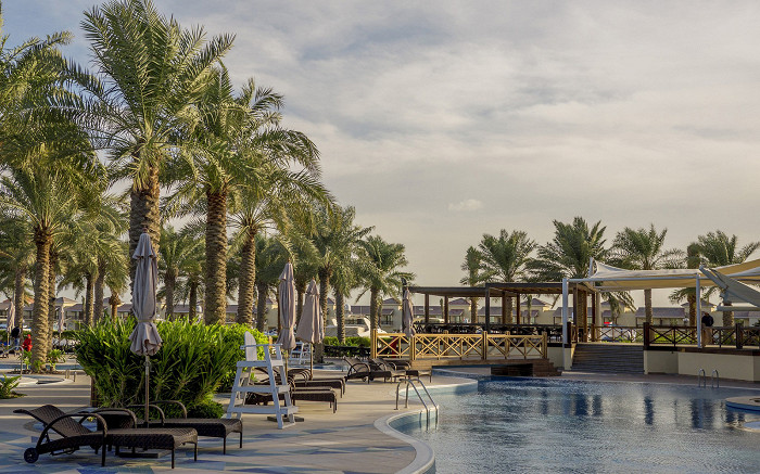 Огненный отель, скучные достопримечательности и низкие цены: отзыв о Бахрейне