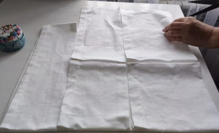 Полезная и удобная вещь для ванной из собранных наволочек