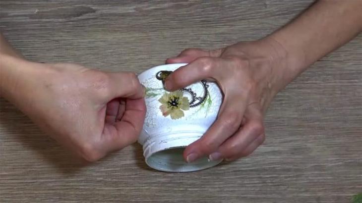 Полезная вещица из обычной банки