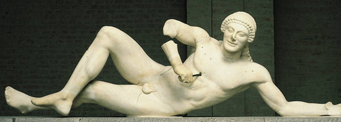 Самые загадочные улыбки в истории искусства: От бюста Нефертити до мадонн Рафаэля