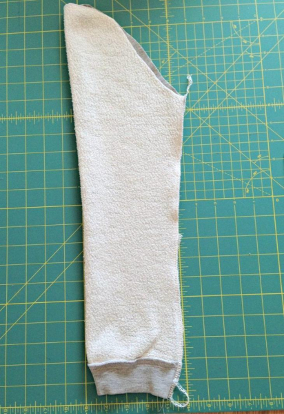 Стильная вещь из старой толстовки и джинсовой куртки