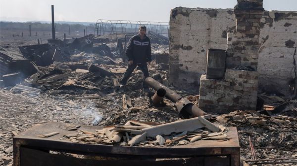 Природные пожары охватили три региона Урала. Что известно на данный момент