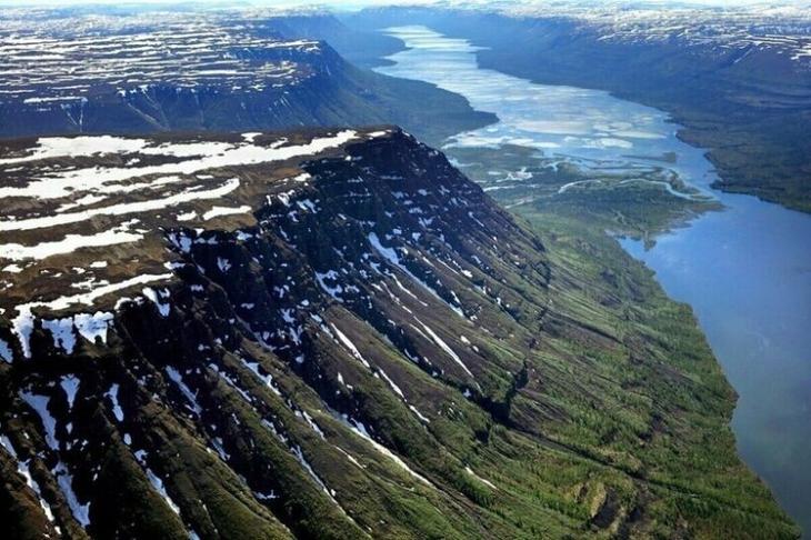 7 потрясающих диких мест России, над созданием которых природа особенно постаралась