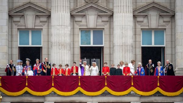 Второй день коронации Карла III: уличные гулянья, торжественный обед и концерт