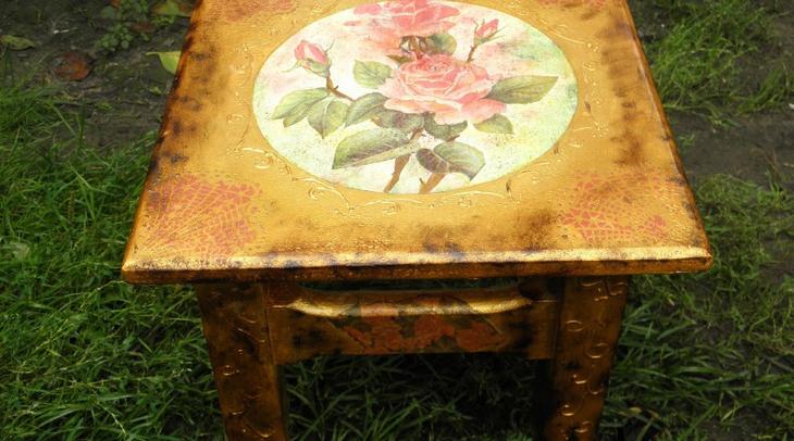 Декупаж табурета — правильная техника выполнения