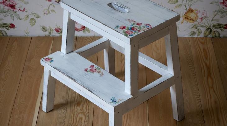 Декупаж табурета — правильная техника выполнения