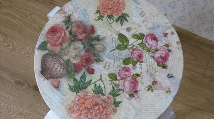 Декупаж табурета — правильная техника выполнения