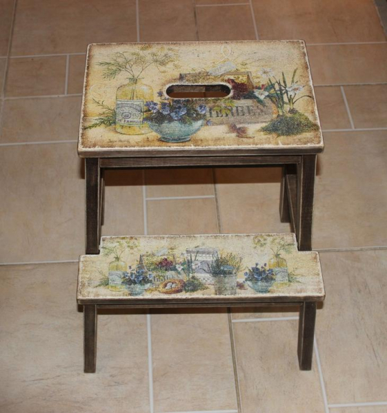 Декупаж табурета — правильная техника выполнения