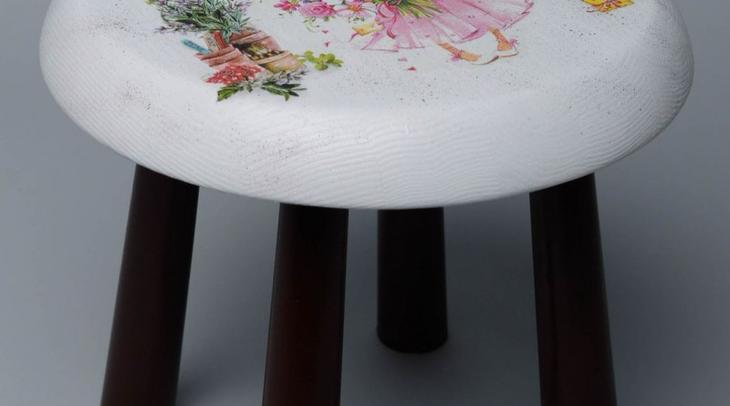 Декупаж табурета — правильная техника выполнения