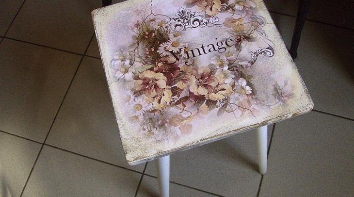 Декупаж табурета — правильная техника выполнения