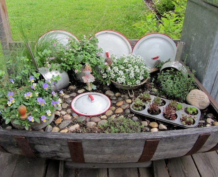 Использование старых вещей на даче