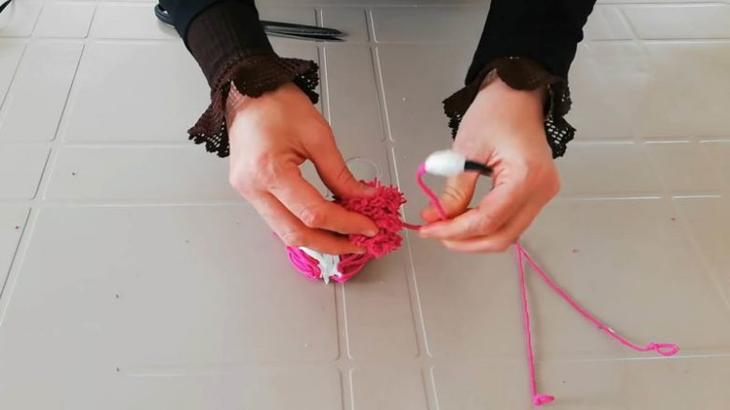 Необычная идея использования старых детских колготок