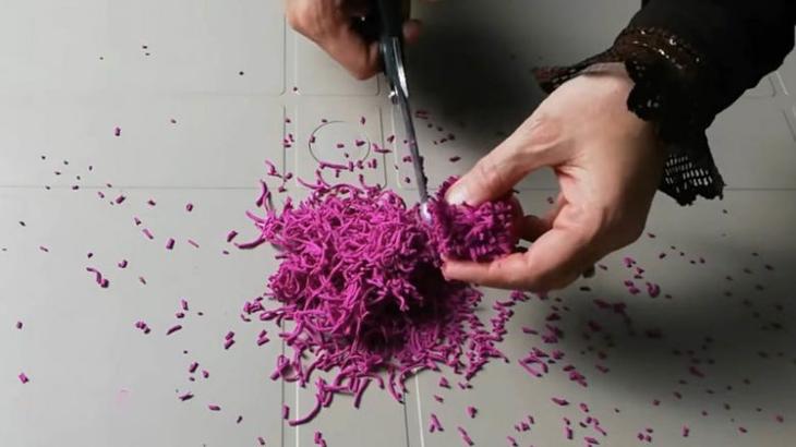 Необычная идея использования старых детских колготок