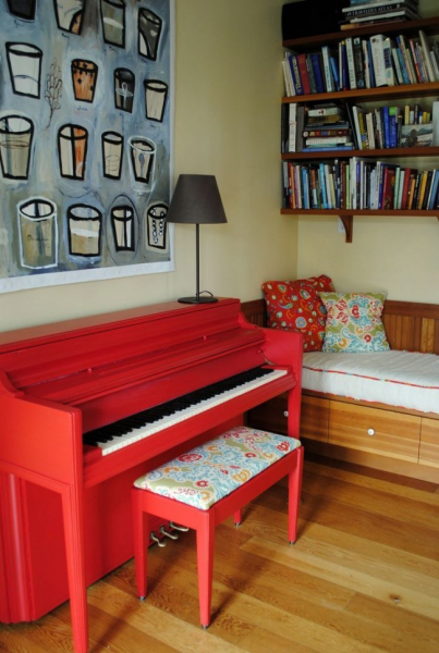 Реставрация старой мебели дома: варианты возвращения к жизни дерева и мягких покрытий