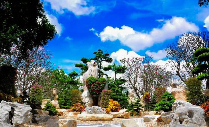 Сад миллионолетних камней в Паттайе