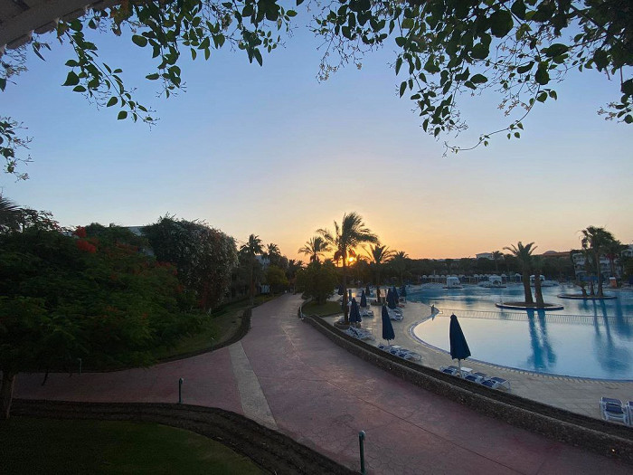 Стоячая вода в море, плесень и вчерашняя еда: отзыв об ужасном отдыхе в Хургаде